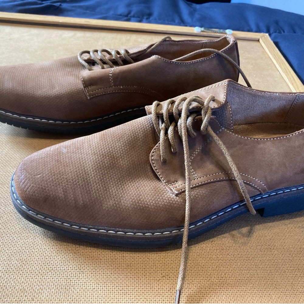 Classic Tan Lace-Up Men's Oxfords